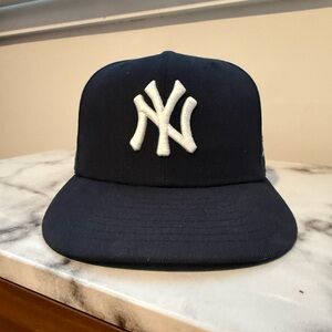 9Fifty Dark Blue Fitted Cap